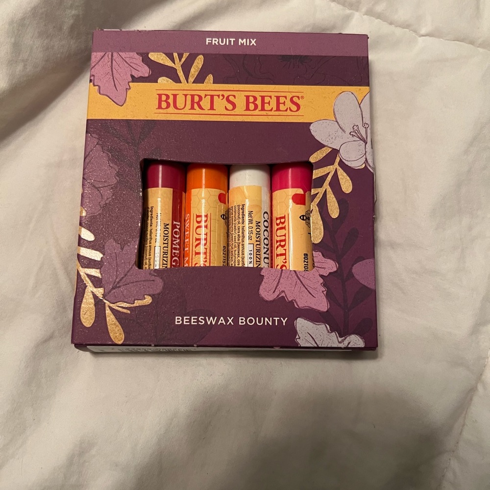 𝓕𝓻𝓮𝓮 with a $20+ purchase